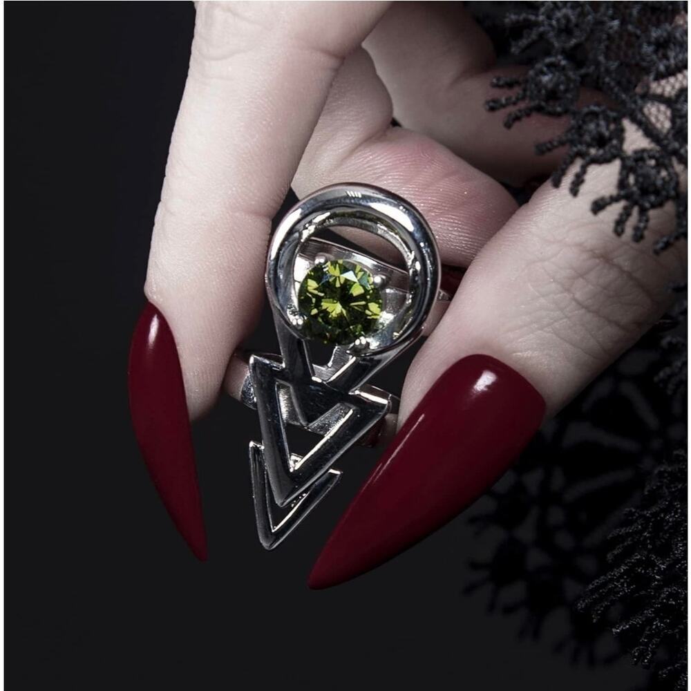 Rogue + Wolf Rune Ring Size 6 - Picture 4 of 5
